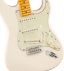 Fender AMERICAN PROFESSIONAL CLASSIC Limited Edition Electric Guitar (Olympic White)