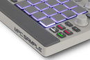 Akai MPC SAMPLE : Échantillonneur, séquenceur et processeur d'effets