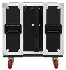 Crown VRACK12KFX ROPED ROUING RACK avec trois amplificateurs d'alimentation I-Tech 12000HD, un panneau de connexion et une distribution d'alimentation